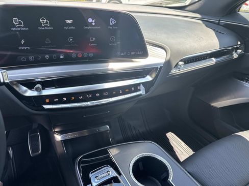 New 2026 Cadillac Lyriq V w/ LPO, Floor Liner Package AWD/4WD image 23