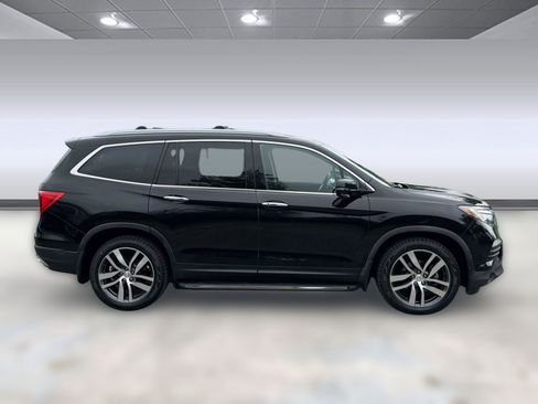 Used 2017 Honda Pilot Touring image 8