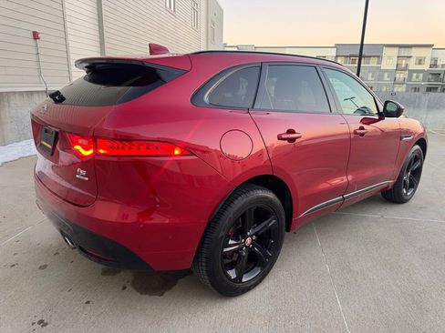 Used 2017 Jaguar F-PACE S image 3