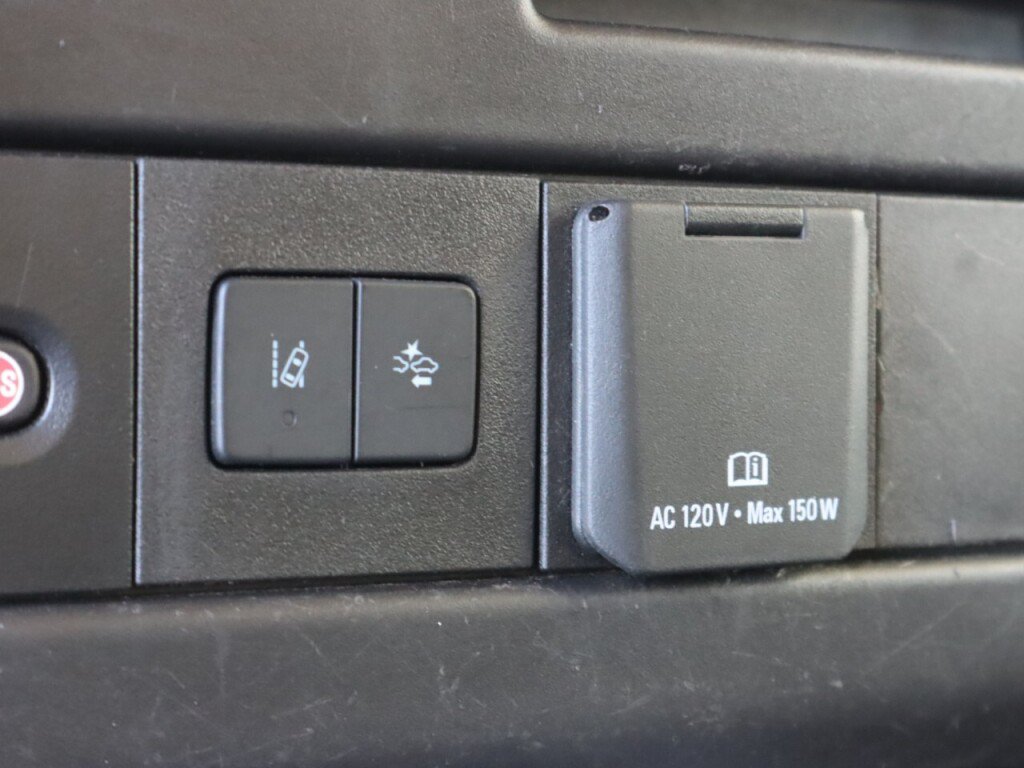 Used 2021 Chevrolet Express 3500 RWD image 18