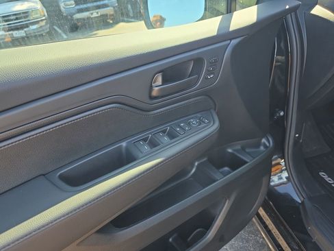 Certified 2025 Honda Odyssey Sport-L image 21