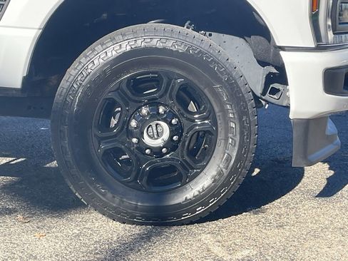 Used 2024 Ford F250 XL w/ STX Appearance Package image 9