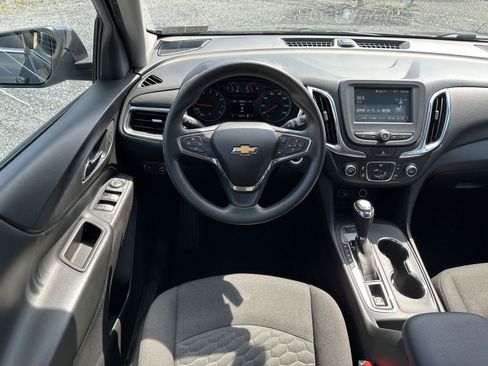 Used 2018 Chevrolet Equinox LT w/ LPO, Cargo Package AWD/4WD image 11