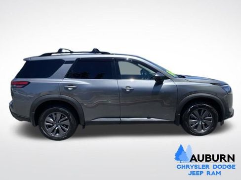 Used 2024 Nissan Pathfinder SV AWD/4WD image 8