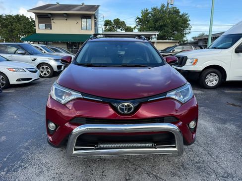 Used 2018 Toyota RAV4 XLE FWD image 4