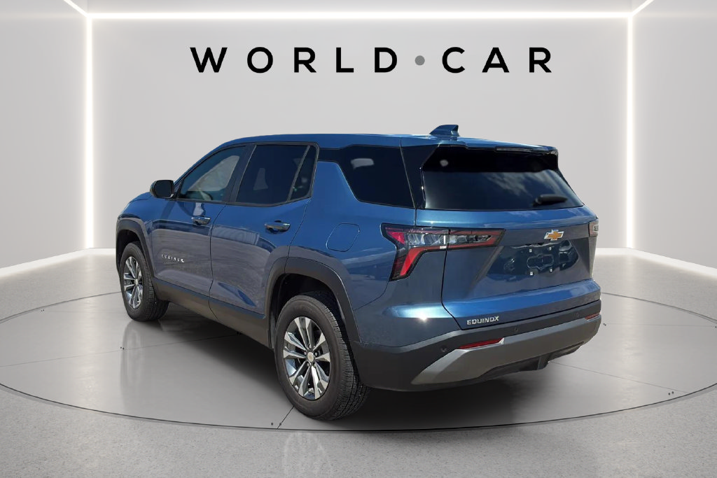 Used 2026 Chevrolet Equinox LT FWD image 9