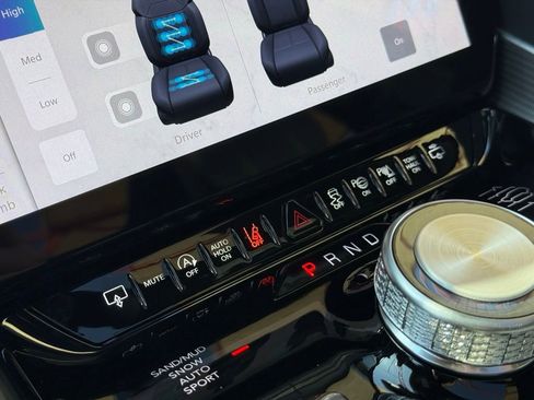 New 2026 Jeep Grand Wagoneer Summit w/ Premium Group III image 24