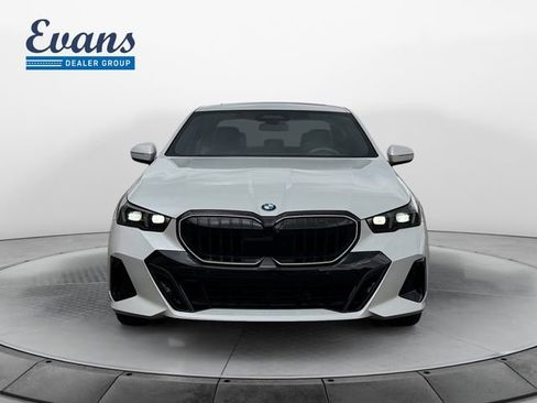 Used 2024 BMW 540i xDrive w/ Premium Package image 11