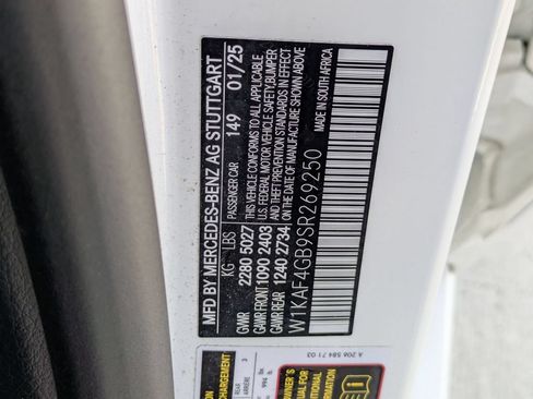 Used 2025 Mercedes-Benz C 300 Sedan image 32