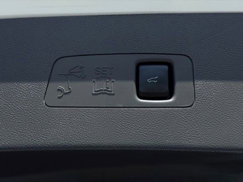 Used 2023 Lincoln Corsair AWD w/ Equipment Group 101A image 15