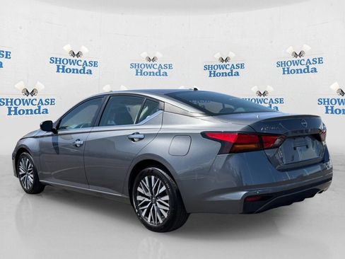 Used 2025 Nissan Altima 2.5 SV FWD image 5