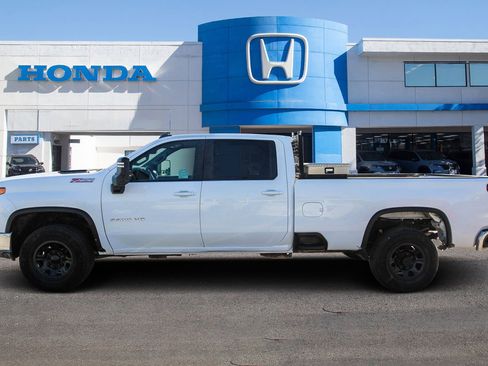 Used 2021 Chevrolet Silverado 3500 LT image 9