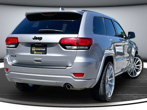 Used 2021 Jeep Grand Cherokee Laredo X AWD/4WD image 6