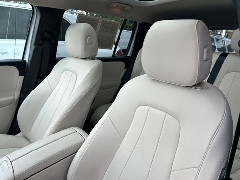 Used 2023 Mercedes-Benz GLB 250 image 20
