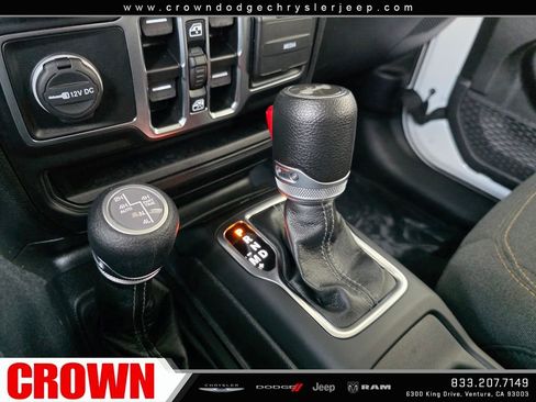 Used 2024 Jeep Wrangler Unlimited Sahara image 25