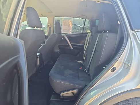 Used 2018 Toyota RAV4 XLE FWD image 9