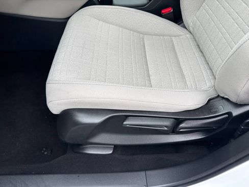 Certified 2025 Honda HR-V LX image 11