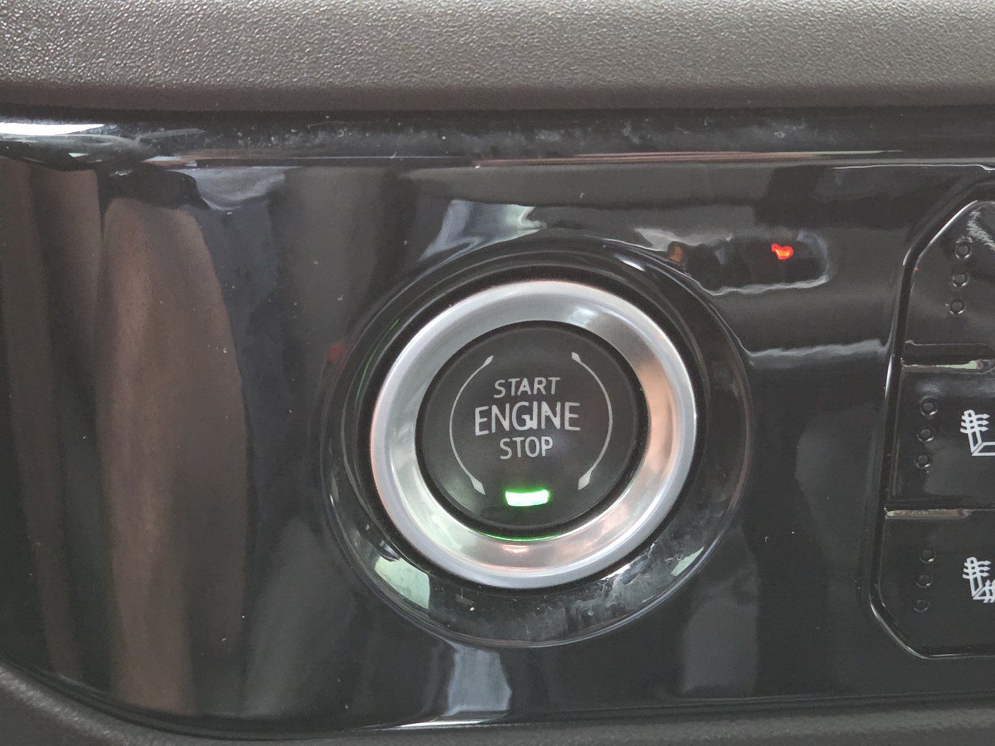 Used 2023 GMC Sierra 1500 SLT AWD/4WD image 12