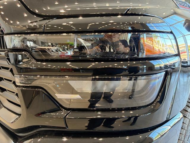 New 2026 RAM 2500 Big Horn AWD/4WD image 9