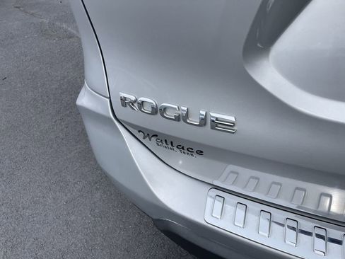 Used 2020 Nissan Rogue S w/ Special Edition Package image 7