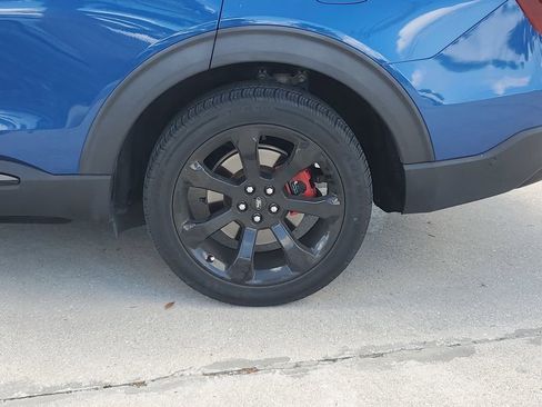 Used 2020 Ford Explorer ST w/ ST Street Pack image 12