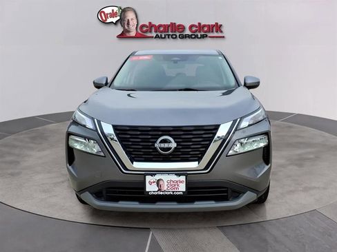 Used 2023 Nissan Rogue SV image 8