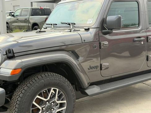 New 2026 Jeep Wrangler Unlimited Sahara AWD/4WD image 10