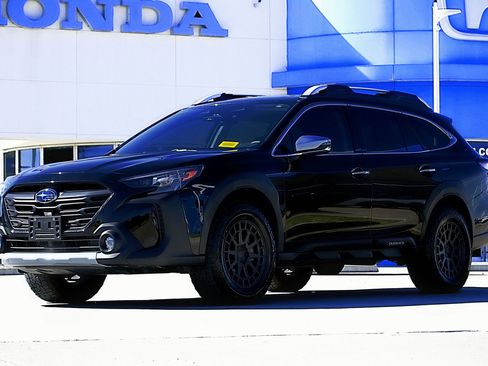 Used 2025 Subaru Outback Touring XT image 1