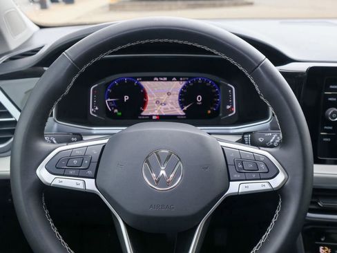 Certified 2025 Volkswagen Taos SEL image 22