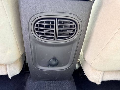 Used 2008 Ford Taurus SEL FWD image 5