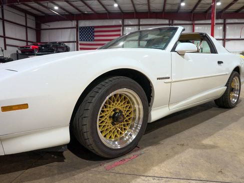 Used 1992 Pontiac Firebird Formula RWD image 32