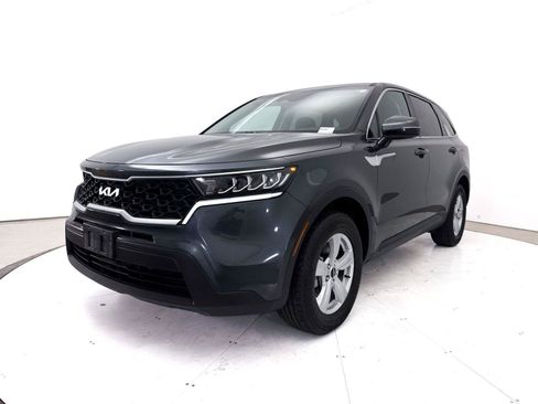Used 2023 Kia Sorento LX FWD image 13