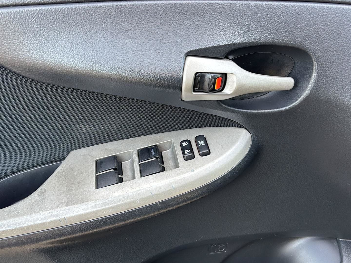 Used 2013 Toyota Corolla S w/ Premium Pkg FWD image 22