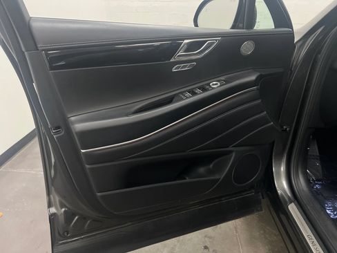 Used 2025 Genesis GV80 2.5T Standard AWD/4WD image 12