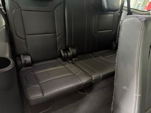 Used 2020 Chevrolet Suburban LT image 37