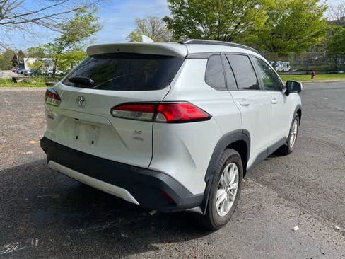 Used 2023 Toyota Corolla Cross LE w/ Moonroof Package AWD/4WD image 4
