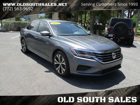 Used 2022 Volkswagen Passat 2.0T SE FWD image 1