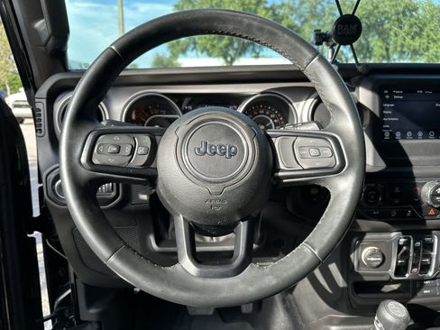 Used 2018 Jeep Wrangler Unlimited Sport S AWD/4WD image 20
