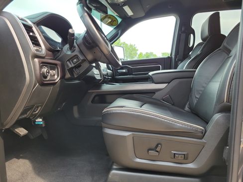 Used 2023 RAM 2500 Laramie w/ Night Edition AWD/4WD image 7