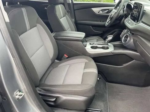 Used 2025 Chevrolet Blazer LT FWD image 24