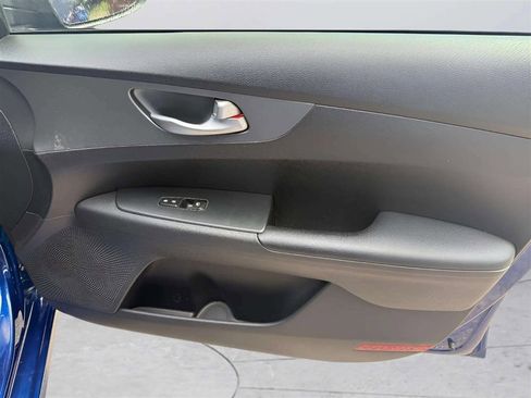 Used 2020 Kia Forte LXS FWD image 15