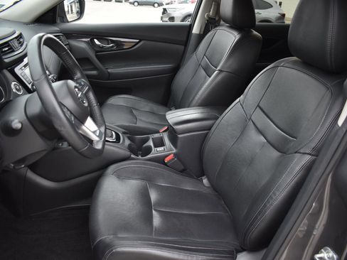 Used 2019 Nissan Rogue SL w/ Premium Package image 24