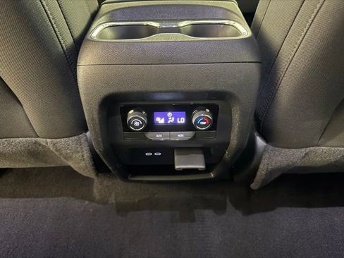 Used 2026 Chevrolet Traverse LT w/ Driver Confidence Package FWD image 26