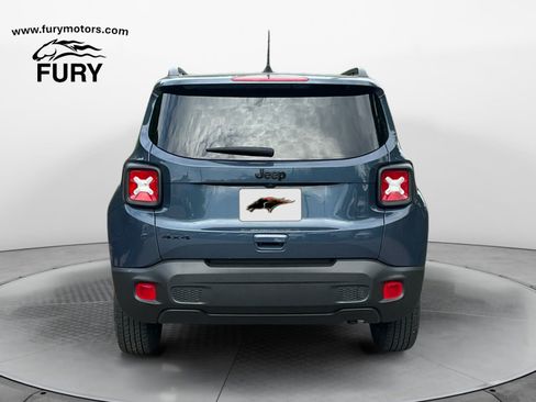Used 2023 Jeep Renegade Latitude AWD/4WD image 4