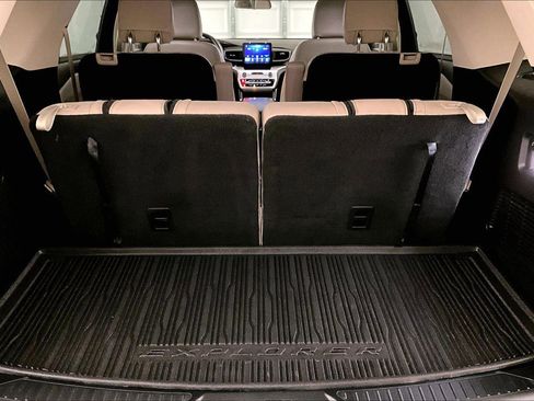 Used 2021 Ford Explorer XLT w/ Equipment Group 202A image 35