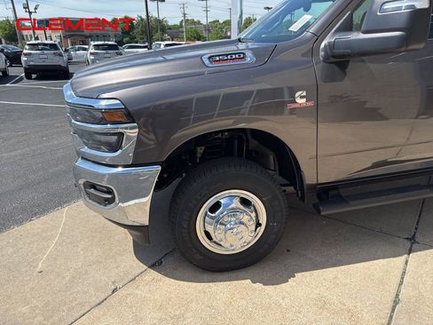 New 2026 RAM 3500 Tradesman AWD/4WD image 3