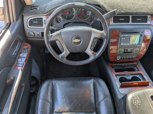 Used 2012 Chevrolet Avalanche LTZ image 10