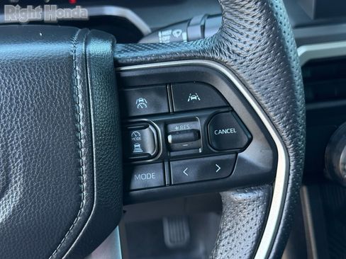 Used 2025 Toyota Tacoma TRD Off-Road image 18