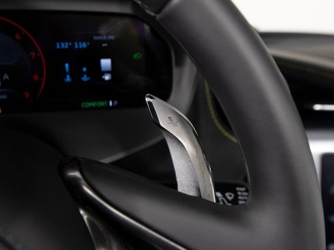 Used 2024 McLaren 750S Spider RWD image 19