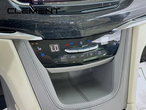 Used 2022 Cadillac XT6 Premium Luxury AWD/4WD image 22